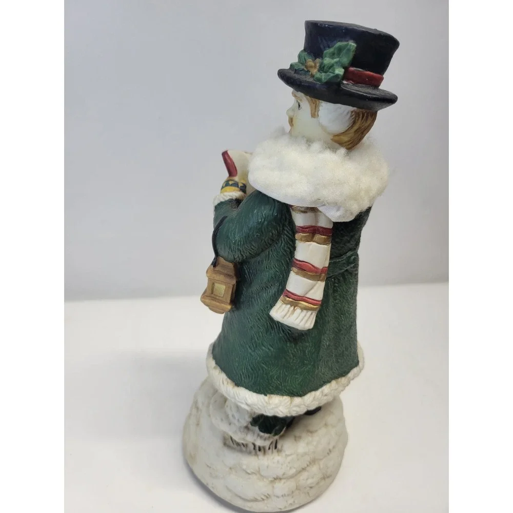 Vtg Christmas Caroler Figurine with Lantern Music‎ Box Plays Joy to the World